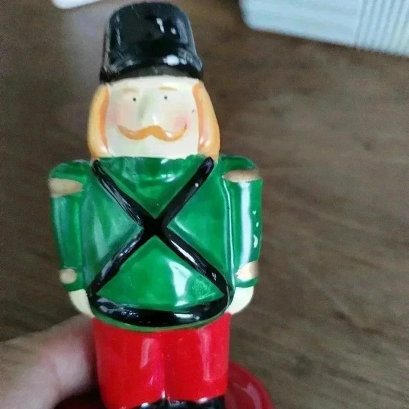 Christmas Porcelain Limoge Box Toy Soldier Red Drum Hinged Trinket Box 4 1/2" - Picture 2 of 6